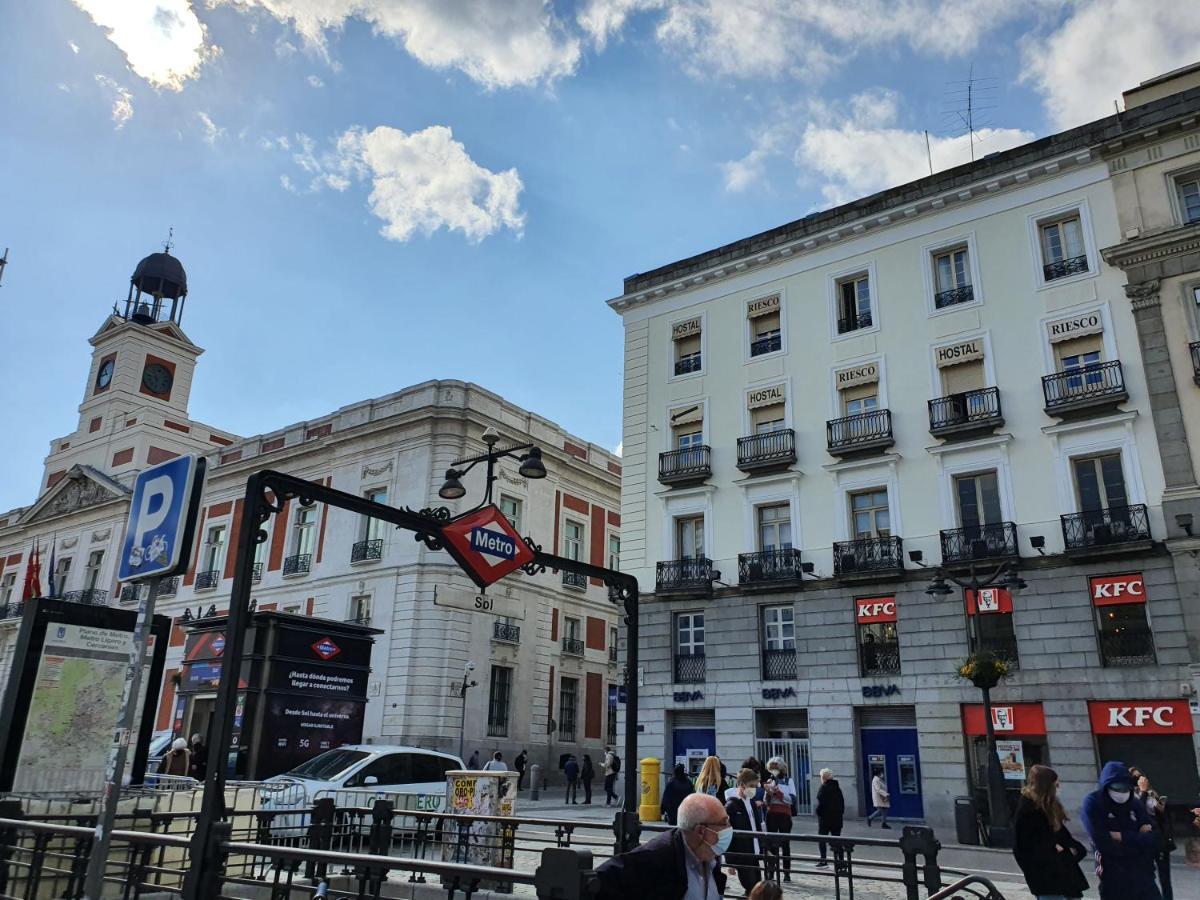 Hostal Riesco Madrid Exterior foto