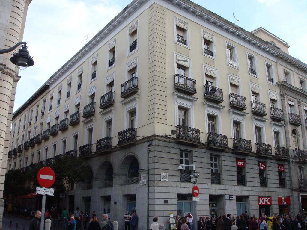 Hostal Riesco Madrid Exterior foto