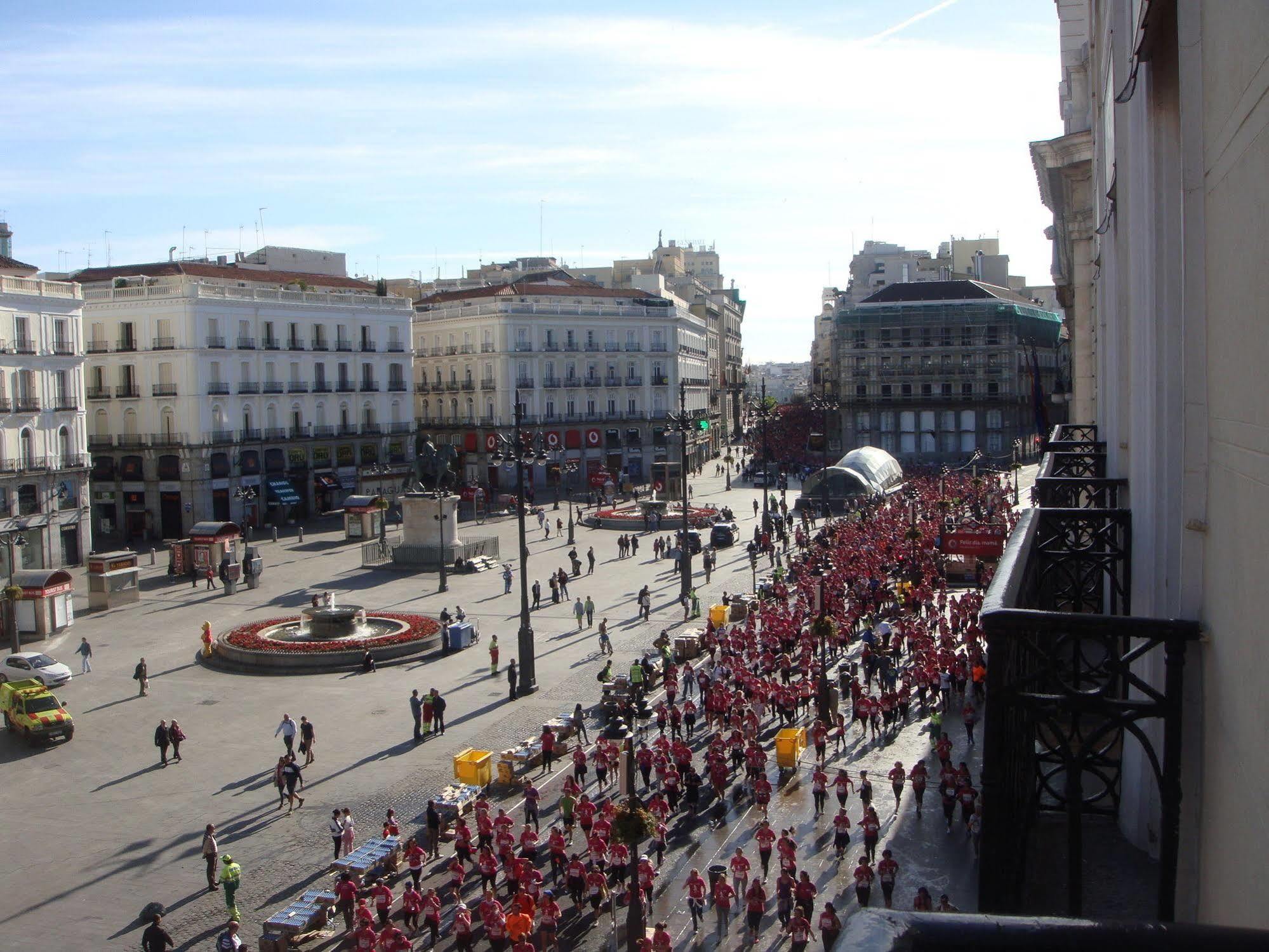 Hostal Riesco Madrid Exterior foto