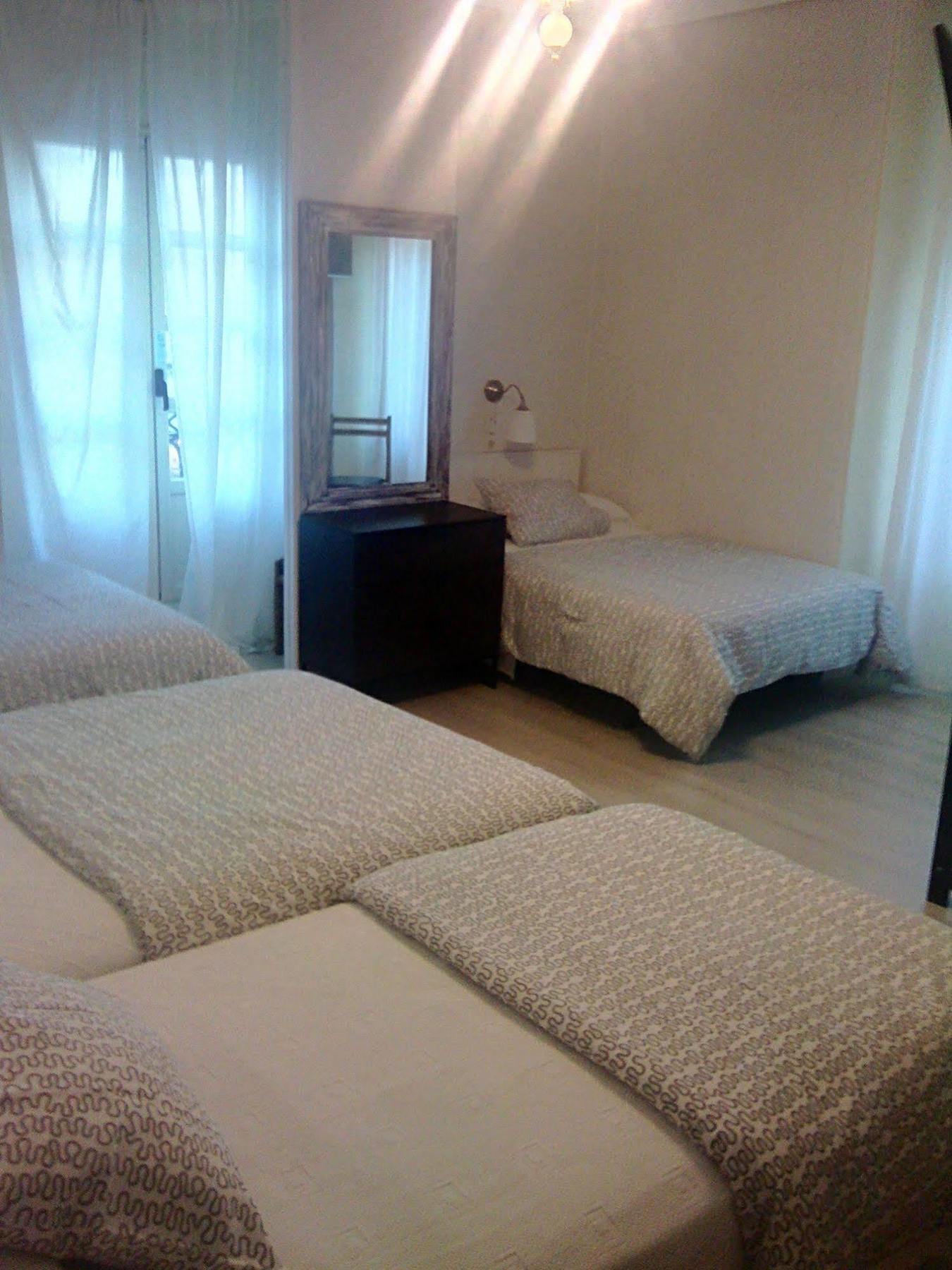 Hostal Riesco Madrid Exterior foto